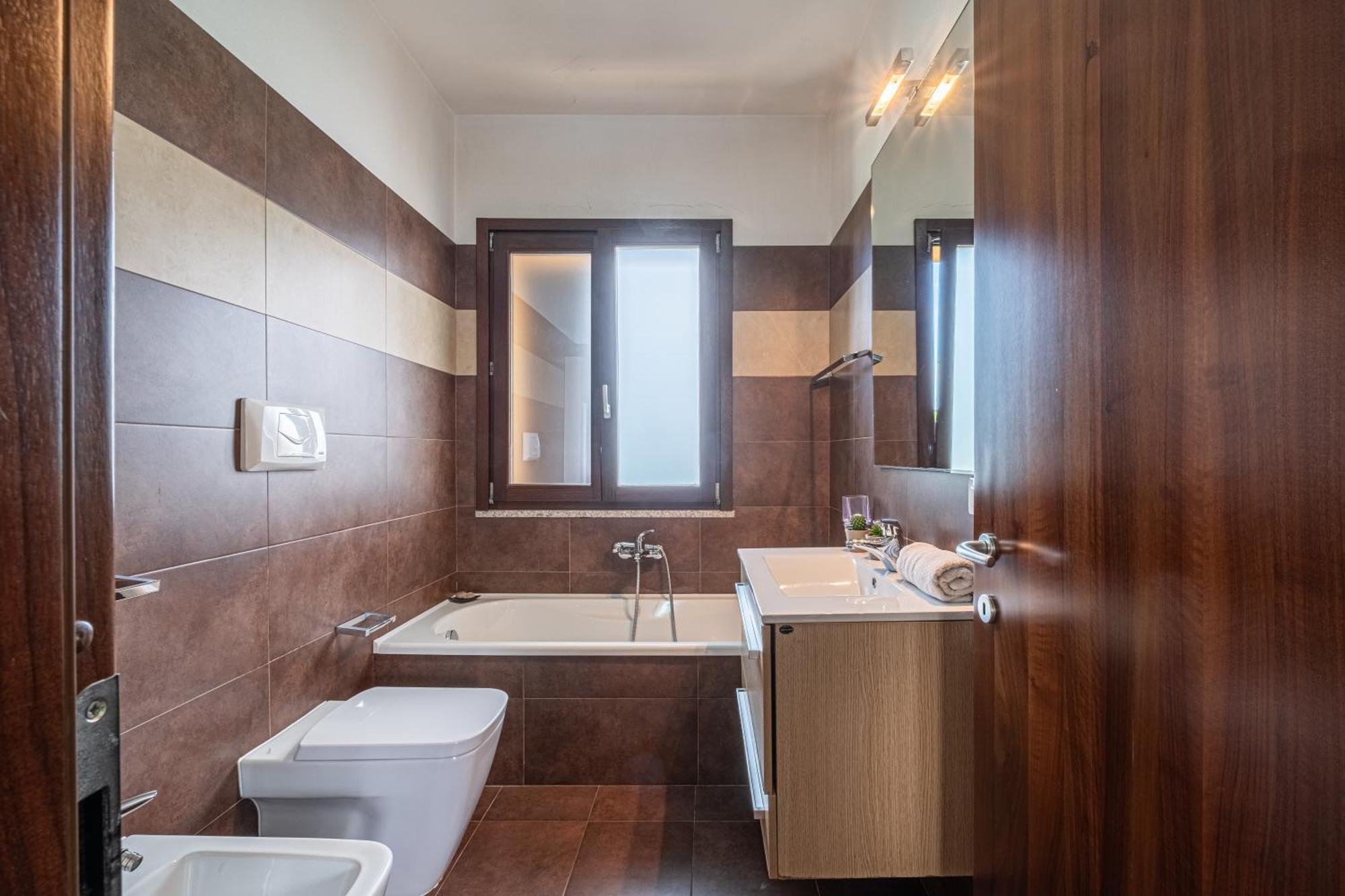 Butterfly Apartment Cagliari - Self Check-In, No Kitchen ภายนอก รูปภาพ