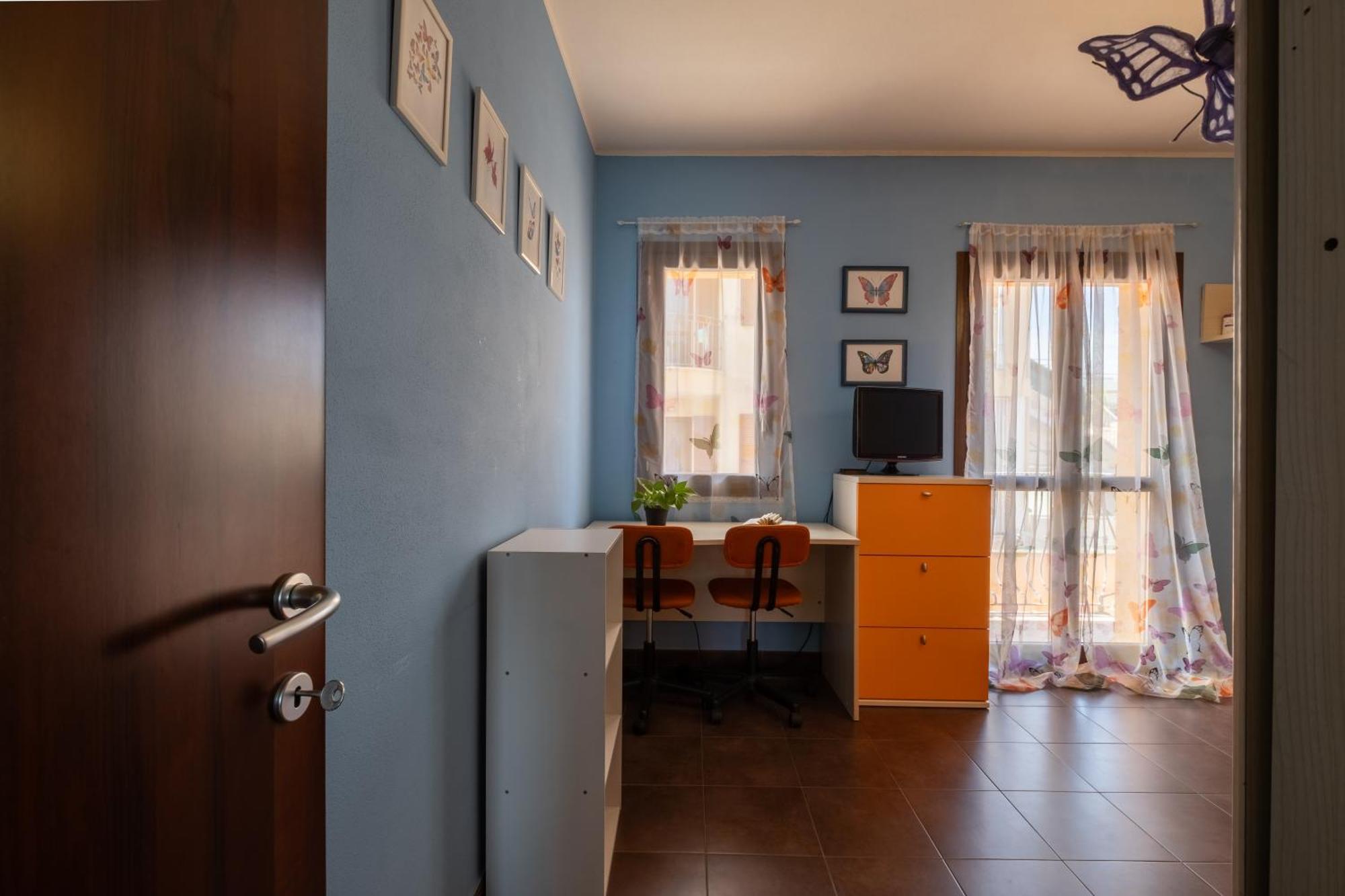 Butterfly Apartment Cagliari - Self Check-In, No Kitchen ภายนอก รูปภาพ