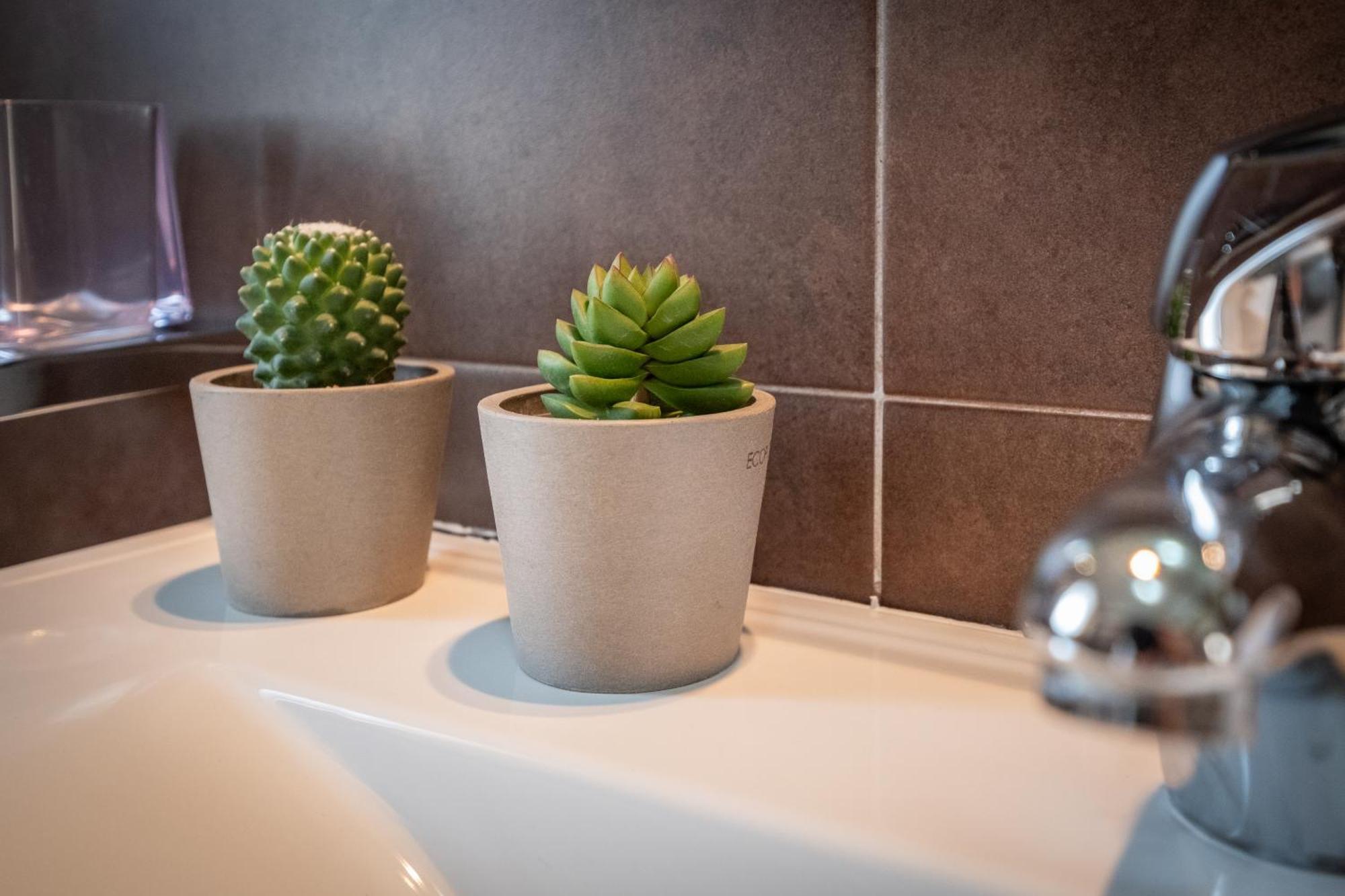 Butterfly Apartment Cagliari - Self Check-In, No Kitchen ภายนอก รูปภาพ