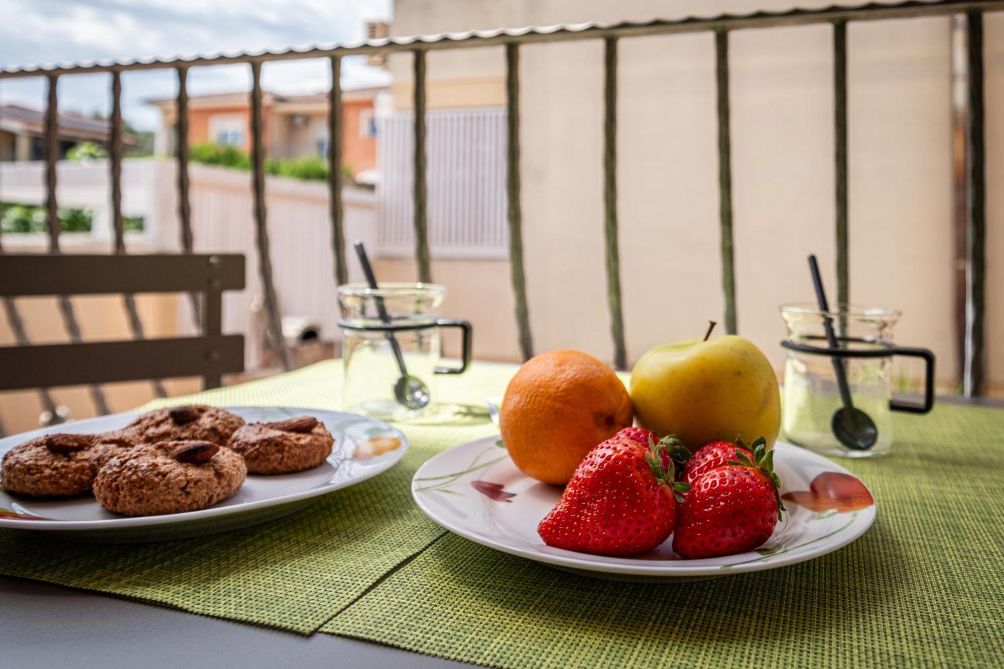 Butterfly Apartment Cagliari - Self Check-In, No Kitchen ภายนอก รูปภาพ
